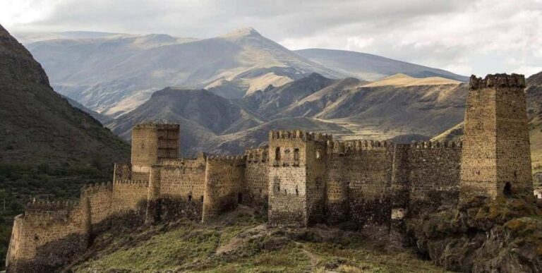 Tbilisi: Vardzia Caves, Rabati Castle and Borjomi Day Trip - Akhaltsikhe and Rabati Castle: A Glimpse into Georgian History