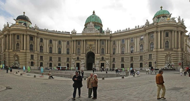 The Best of Vienna: Private Walking Tour With Local Guide - What to Expect at Each Stop