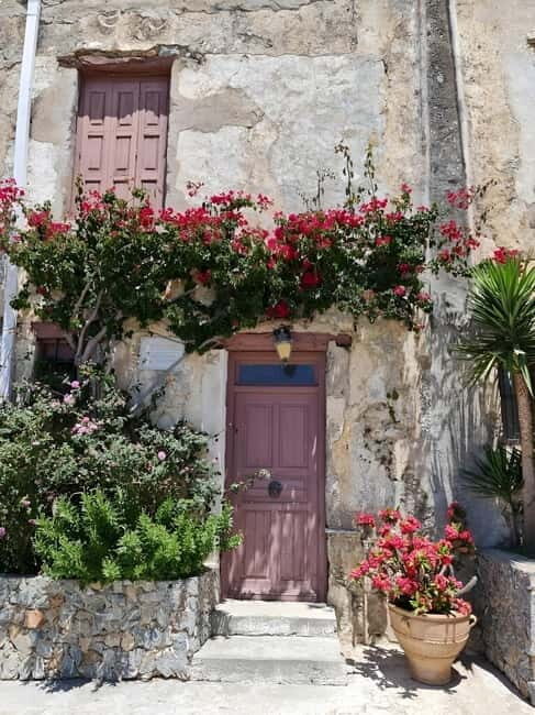 The selective food tour Feel like local from Heraklion - Cheese and Honey: A Perfect Pairing