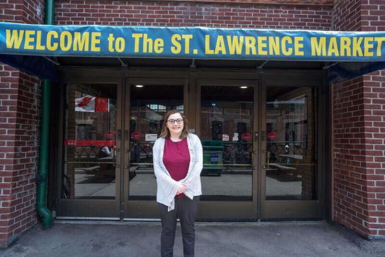 Toronto: St Lawrence Market Food Tour with 6 Tastings - Transition to the Distillery District