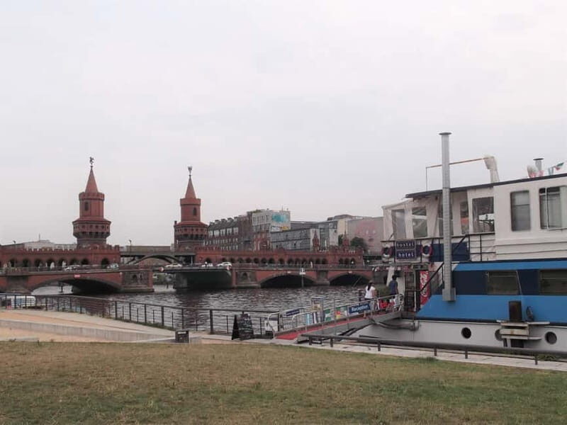 Tranfer with small or Bigger introduction Tour Berlin - A Carefully Curated Itinerary That Combines Landmarks and Hidden Gems