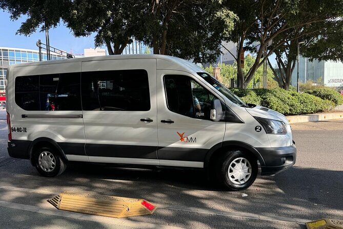 Transfer Airport - Hotel or vice versa - The Route and Neighborhood Highlights