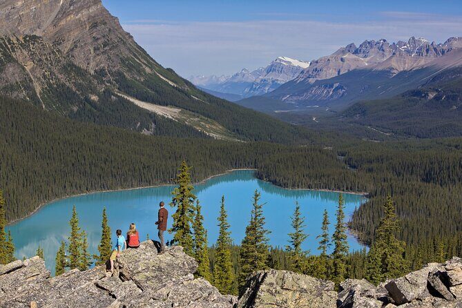 Up to 14 guests Private Tour: Lake Louis Moraine and Icefield - Who Should Consider This Tour?