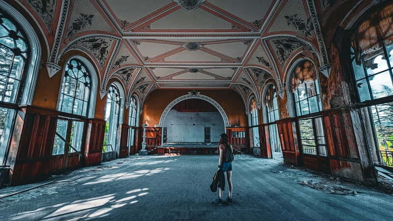 Urbex tour - Abandoned sanatoriums and Aircraft - Discovering the Ghosts of Soviet Georgia