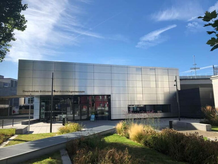 Velbert: Admission ticket to the German Castle and Fittings Museum - Practical Tips for Visiting