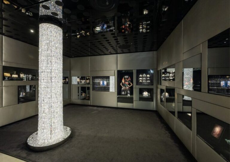 Vienna: Swarovski House Tour with Gift - Exploring the Itinerary: What to Expect