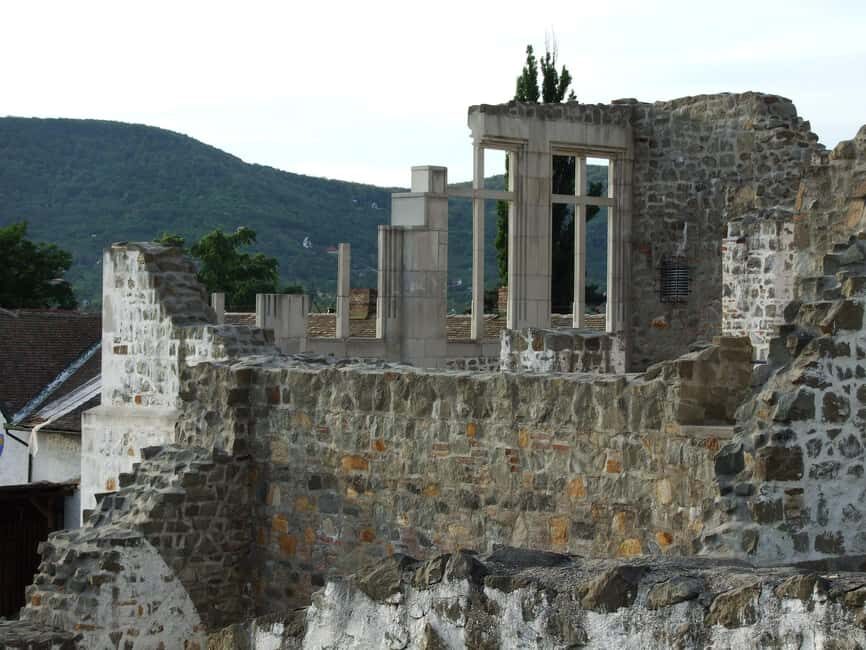 Visegrád Hike & Castle Tour with Ferry from Budapest - Practical Details and Tips