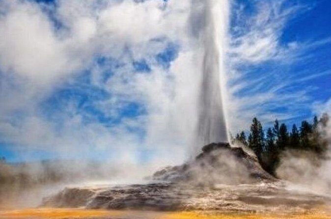 Volcanic Wonderland at Yellowstones Hot Springs and Geysers - Who Should Consider This Tour?