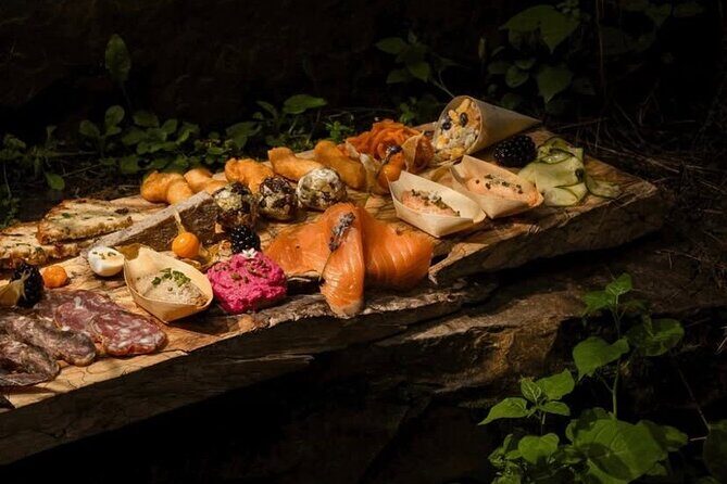 WENDAKE meeting with the Wendat Bike Canoe Tasting - The Final Stretch: Cycling Along the Rivière-Saint-Charles