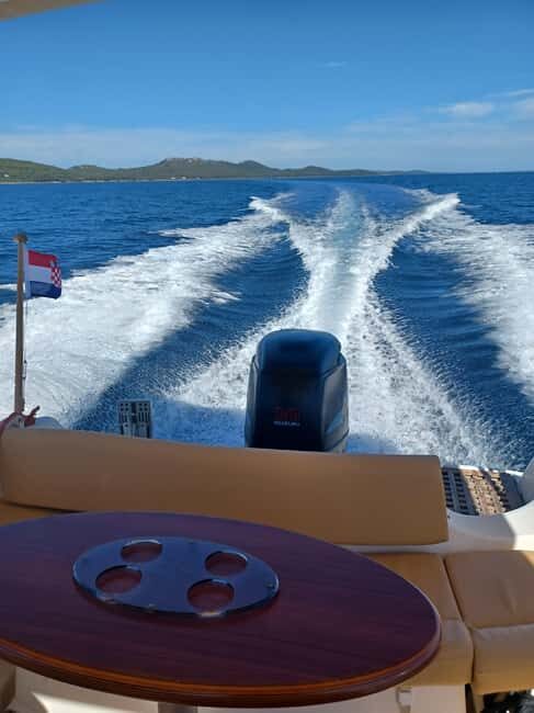 Zadar: Motorboat Jeanneau Cap Camarat 755 Wa 250hp Rental - An In-Depth Look at the Zadar Motorboat Experience