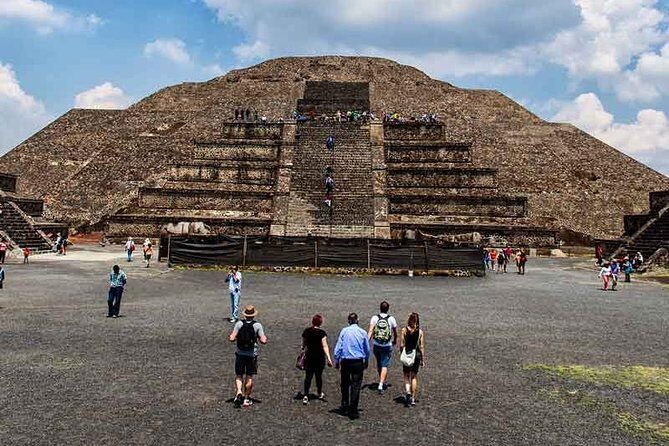 2 Days visiting Basilica of Guadalupe, Pyramids, Frida Kahlo museum & Xochimilco - Transportation and Overall Value