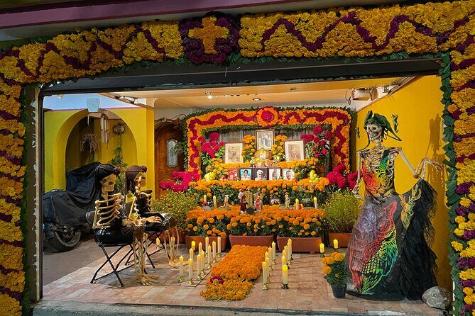 5 Hours Guided Day of The Dead Evening Walking Tour in Oaxaca - Transportation, Group Size, and Value