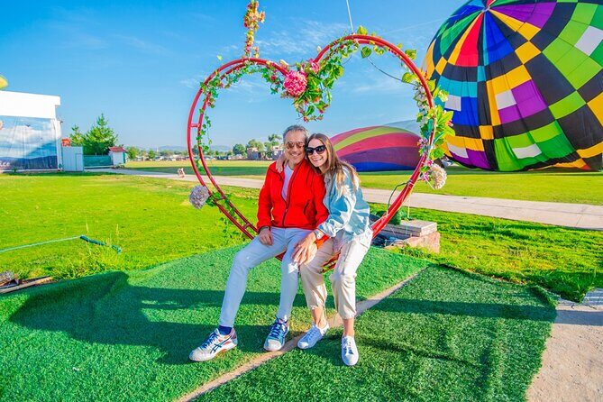 Balloon adventure: transfer+breakfast in the cave+guided pyramids - Soaring in the Sky: Hot Air Balloon Ride