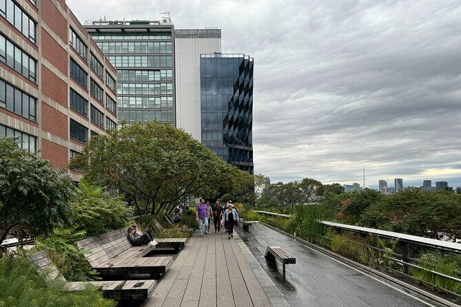 Chelsea and the High Line NYC Architecture Walking Tour - Visiting the Whitney Museum and the Standard Hotel