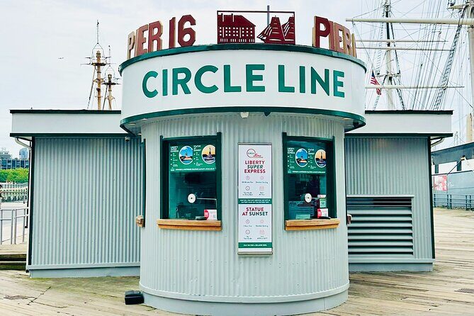 Circle Line: The Beast Downtown - Speedboat Ride - The Experience: Ride Quality and Atmosphere