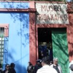 Frida Kahlo and Floating Gardens Tour with Transportation - Transportation and Practicalities