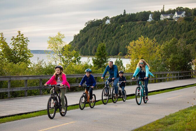 Guided Bike Tour of Mackinac Island with Scenic Views - Who Should Book This Tour?