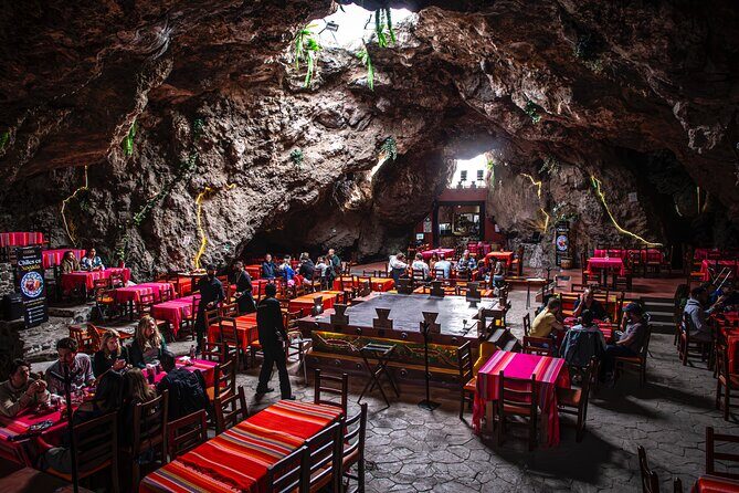 Guided Tour in Pyramids + Transportation + Breakfast in Cueva - What’s Included and What’s Not