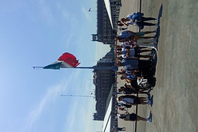 Historic center walking tour through time and space - Practical Aspects and What to Expect