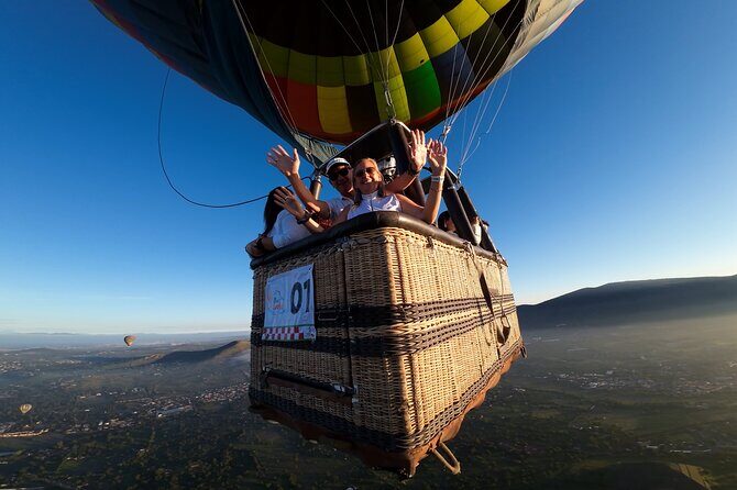 Hot air balloon flight in Teotihuacán + Breakfast in a Cave - An In-Depth Look at the Experience