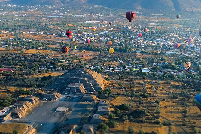 Hot Air Balloon Ride Over Teotihuacán Pyramids from Mexico City - Who Will Love This?