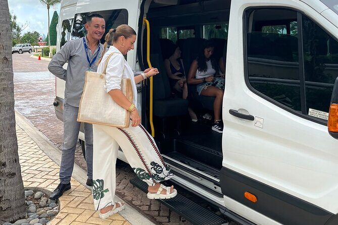 Hotel transportation Cancun to Cancun Airport 1-8 people - FAQ