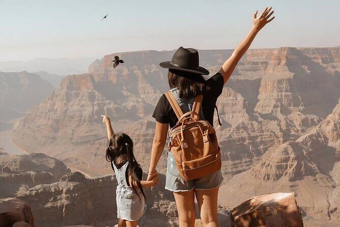 Las Vegas Tour to Grand Canyon, Hoover Dam & 7 Magic Mountains - Authentic Insights from Past Travelers