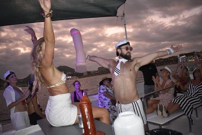 Los Cabos Catamaran: Iconic Sunset Cruise with Drinks & DJ - The Experience in Detail