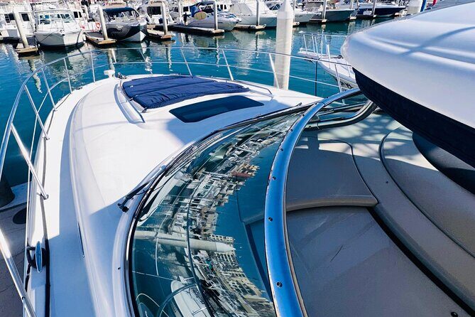 Luxury Yacht Tour in Los Cabos 45FT SeaRay Sundancer - Water-Based Activities and Comfort Features