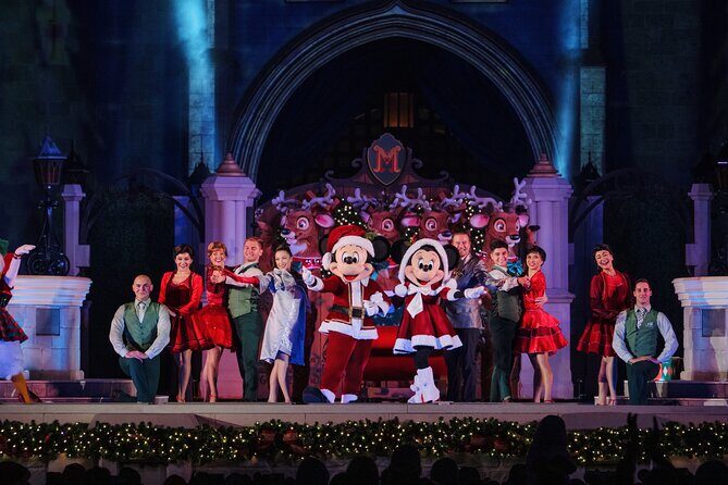Mickey's Very Merry Christmas Party at the Magic Kingdom - What’s the Evening Like?