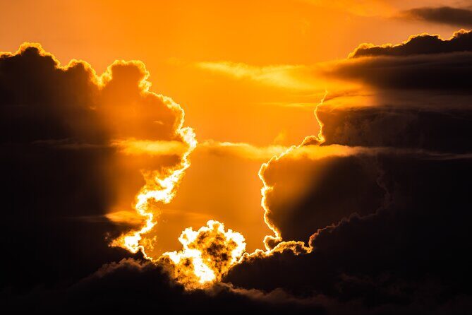 Moanas Luxury semi-private Sunset Cruise on Nalu - The Value of a Semi-Private Experience