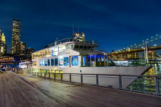 New York City Dinner Cruise on Luxury Yacht with Live Music - Dining on the Water: An Upscale Feast