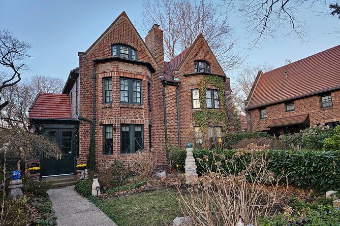 New York: From Spider-Man to Skyline  The World in One City - Authenticity and Hidden Gems