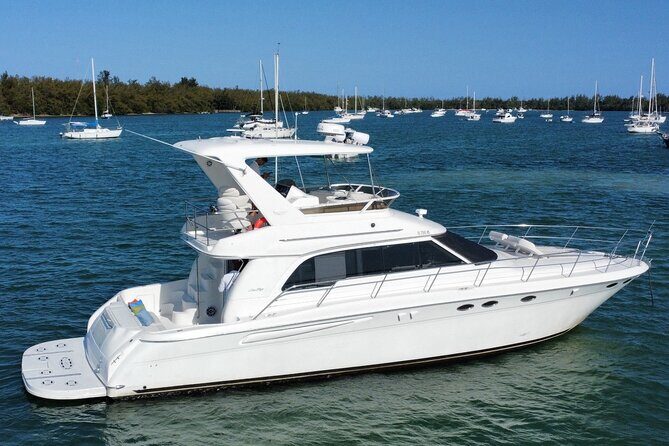 Private Luxury Yacht Cruise Tour in Miami Beach and Biscayne Bay - Booking and Practical Details