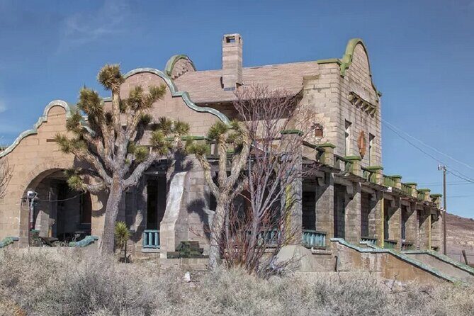 Small Group Death Valley,Rhyolite Ghost Town Day Tour from Vegas - Rhyolite Ghost Town: A Photogenic Peek into the Past