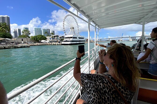 South Beach: Cruise of Millionaires Homes & Miami Skyline - The Experience in Practice