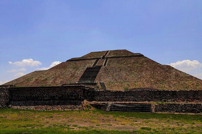 Teotihuacán Pyramids Tour, Guadalupe Sanctuary and 3 cultures - Who Will Love This Tour?