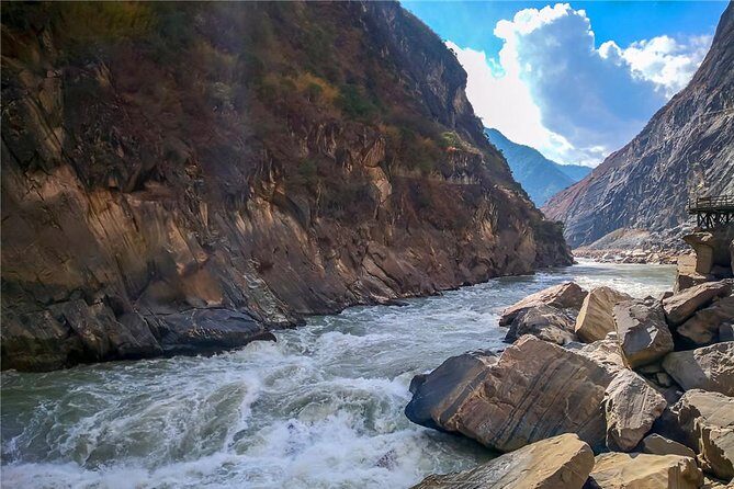 1 Day Tiger Leaping Gorge Hiking Tour from Lijiang - The Experience and Who It’s For