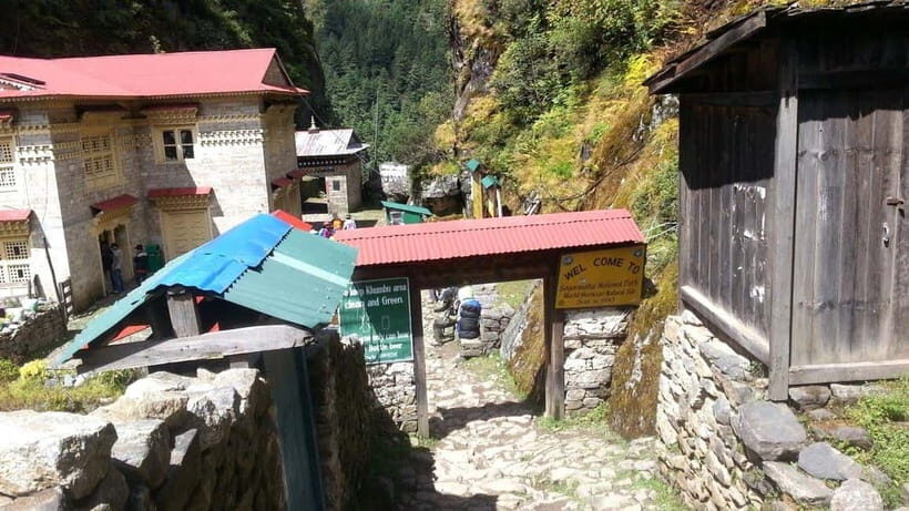 14-Day Gokyo Lakes Trek with Guide - Overview of the Trek Experience