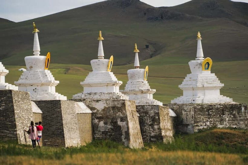 2 Day / Visit Khar kharom and Elsen tasarkhai sand dune - Who Is This Tour Best For?