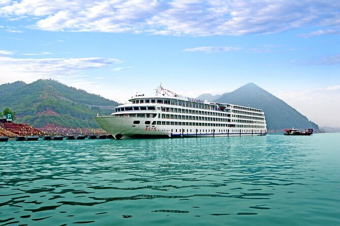 4 Days 3 Nights Yangtze River Cruise from Chongqing to Yichang - Experience Quality and Practicalities