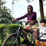 5 Days Kerala Luxury Tour Hills Beaches Houseboat and Heritage - Exploring the Kerala Experience: From Waterfalls to Houseboats