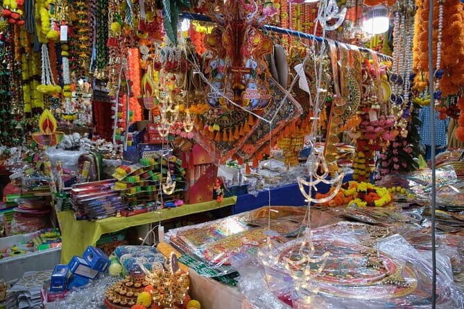 5 hours Little India, Kampong Glam, Chinatown with 9 Food Tasting - Authenticity, Knowledge, and Cultural Insights