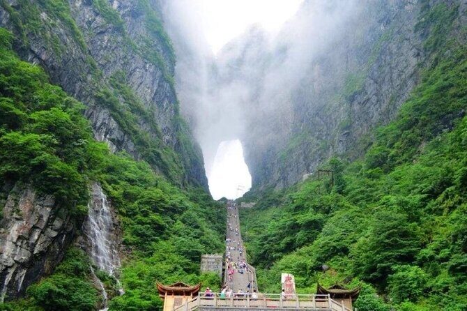 6 Day Private Tour: Guilin Fenghuang Zhangjiajie Nature Heritage - Day 4: Tianmen Mountain and Baofeng Lake