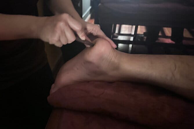 60 minutes Body Massage with Ginger Oil - The Authentic Touch and Local Insights