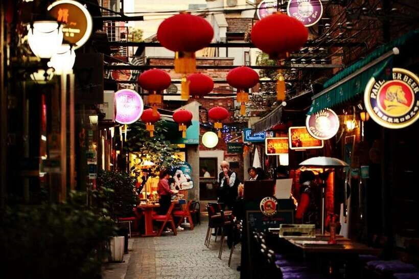 8-hour Shanghai City Private Tour by German-Speaking Guide - What Sets This Tour Apart?
