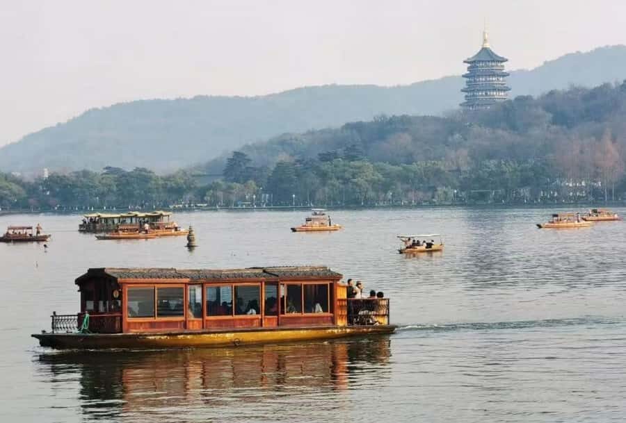 A classic half-day cruise on West Lake - The Practicalities: Timing, Group Size, and Cost