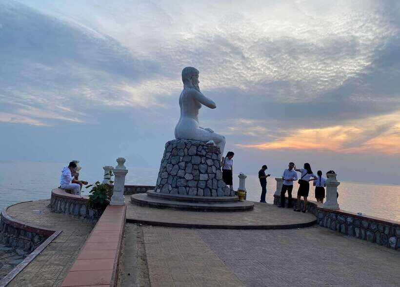 A Day Trip to Kep Beach and Kampot from Phnom Penh - Visiting Phnom Chhngok Cave Temple