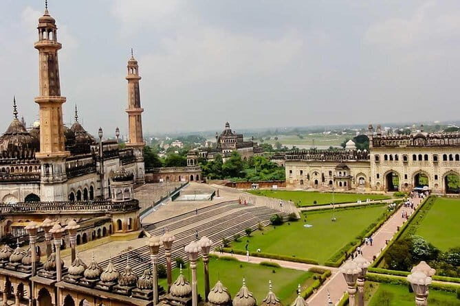 Affordable transfer from Agra to Lucknow - In-depth look at the transfer experience