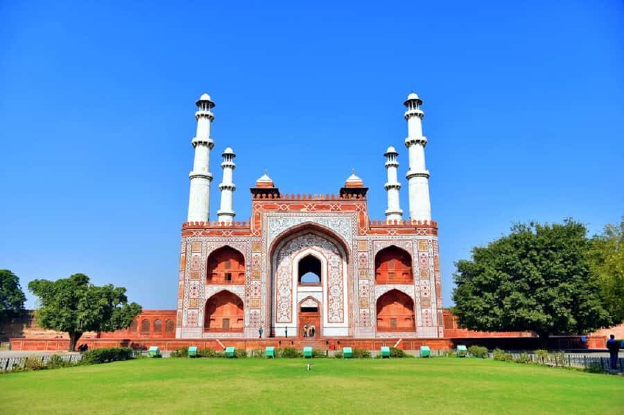 Agra: Akbars Tomb Guided Tour with Transfers & Guide - What to Expect from the Akbar’s Tomb Guided Tour